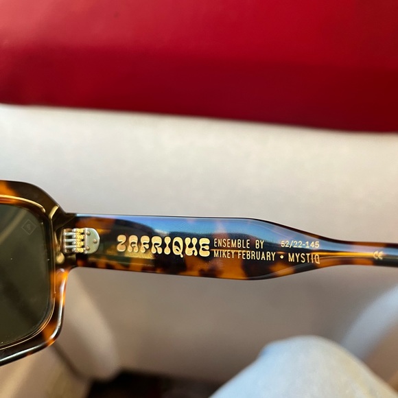 Raen square glasses. Mikey February style (limited edition). Almost brand new! - Picture 3 of 5